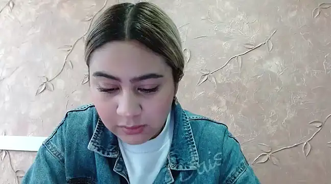 Snapshot of Miabonnett_ chatting on 25, 2, 2025 Miabonnett online show from 25, 2, 2025
