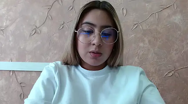 Snapshot of Miabonnett_ chatting on 25, 2, 2025 Miabonnett online show from 25, 2, 2025