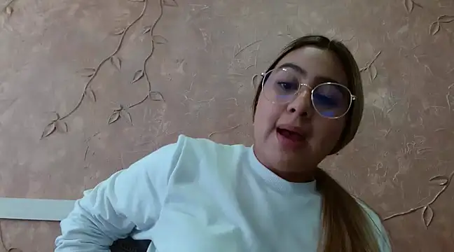Snapshot of Miabonnett_ chatting on 25, 2, 2025 Miabonnett online show from 25, 2, 2025
