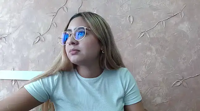Snapshot of Miabonnett_ chatting on 27, 2, 2025 Miabonnett online show from 27, 2, 2025