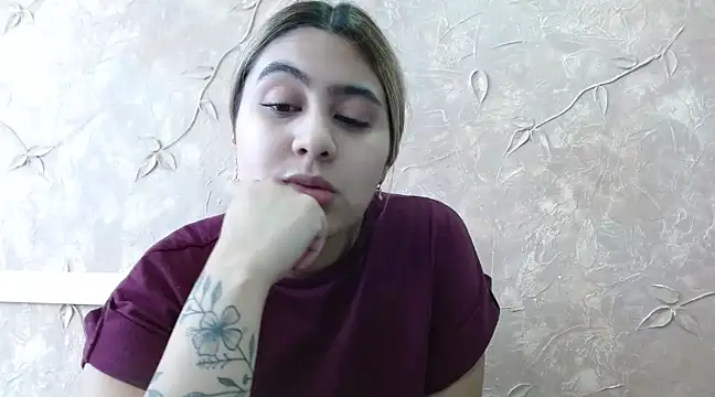 Snapshot of Miabonnett_ chatting on 28, 2, 2025 Miabonnett online show from 28, 2, 2025