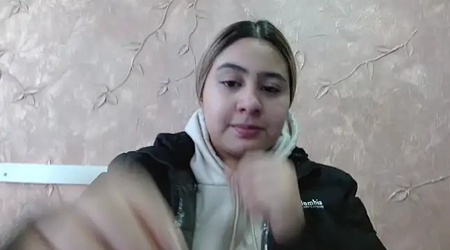 Snapshot of Miabonnett_ chatting on 5, 3, 2025 Miabonnett online show from 5, 3, 2025