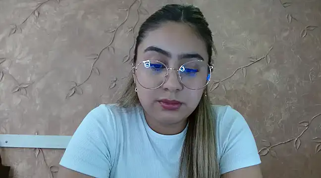 Snapshot of Miabonnett_ chatting on 14, 3, 2025 Miabonnett online show from 14, 3, 2025