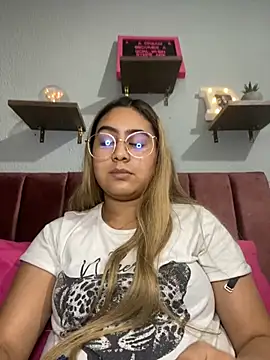 Snapshot of Miabonnett_ chatting on 20, 3, 2025 Miabonnett online show from 20, 3, 2025