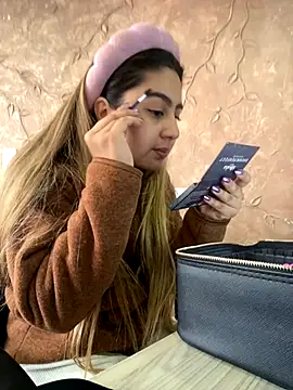 Snapshot of Miabonnett_ chatting on 17, 9, 2025 Miabonnett online show from 17, 9, 2025