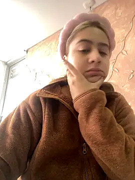 Miabonnett  online show from 21, 10, 2025