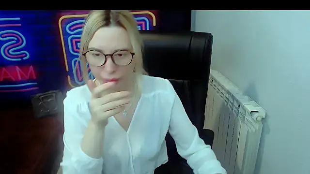 Snapshot of kerakiss877 chatting on 13, 2, 2025 kerakiss877 online show from 13, 2, 2025