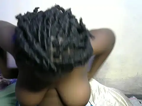 Snapshot of freaky_belle chatting on 11, 1, 2025 freaky belle online show from 11, 1, 2025