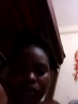 Snapshot of freaky_belle chatting on 8, 11, 2025 freaky belle online show from 8, 11, 2025