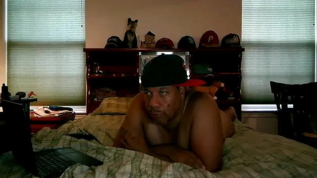 Snapshot of pimpdaddy4ever chatting on 10, 9, 2025 pimpdaddy4ever online show from 10, 9, 2025