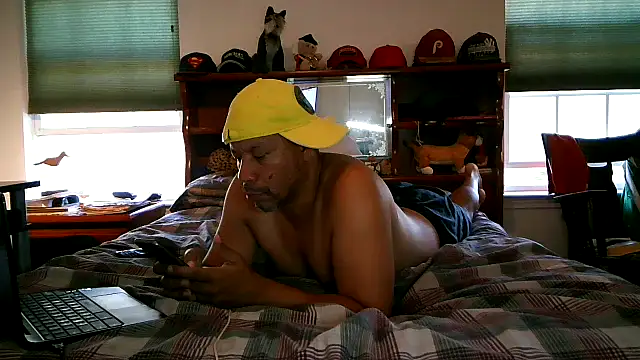 Snapshot of pimpdaddy4ever chatting on 2, 11, 2025 pimpdaddy4ever online show from 2, 11, 2025