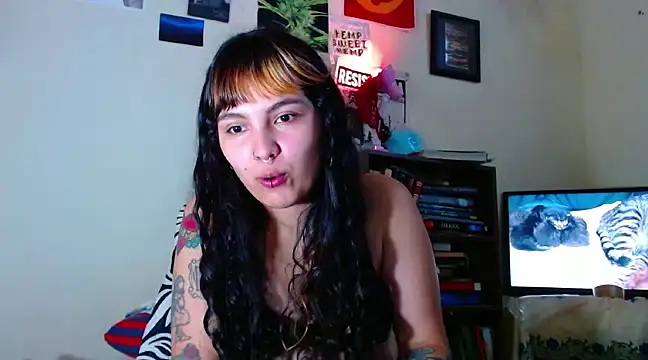 Snapshot of sweetiee_mary chatting on 18, 2, 2025 sweetiee mary online show from 18, 2, 2025
