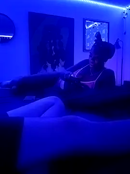 Snapshot of Applebottomup chatting on 16, 11, 2025 Applebottomup online show from 16, 11, 2025