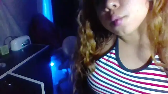 Snapshot of Jennxdolls chatting on 4, 12, 2024 Jennxdolls online show from 4, 12, 2024