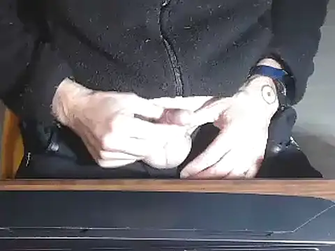 Snapshot of Adri_gard chatting on 18, 12, 2024 Adri gard online show from 18, 12, 2024