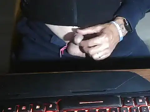 Snapshot of Adri_gard chatting on 3, 10, 2025 Adri gard online show from 3, 10, 2025