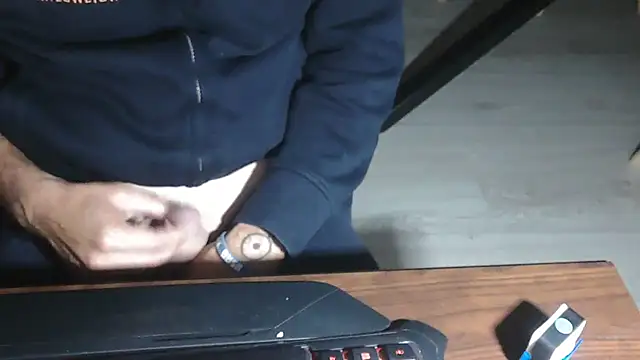 Snapshot of Adri_gard chatting on 14, 10, 2025 Adri gard online show from 14, 10, 2025