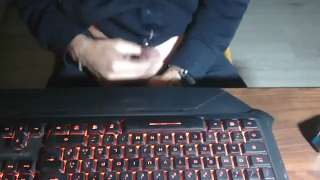 Snapshot of Adri_gard chatting on 5, 11, 2025 Adri gard online show from 5, 11, 2025