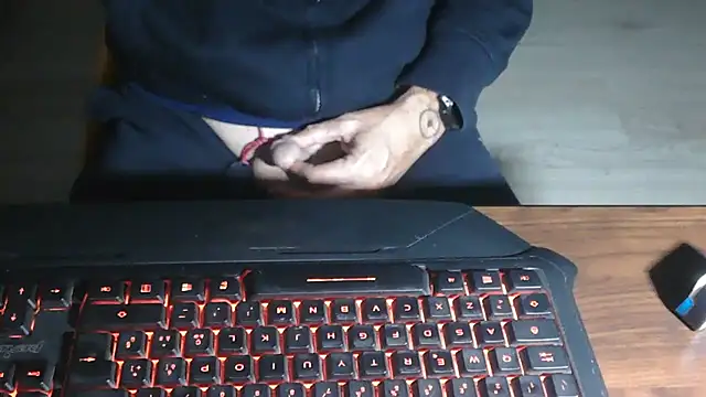 Snapshot of Adri_gard chatting on 9, 11, 2025 Adri gard online show from 9, 11, 2025