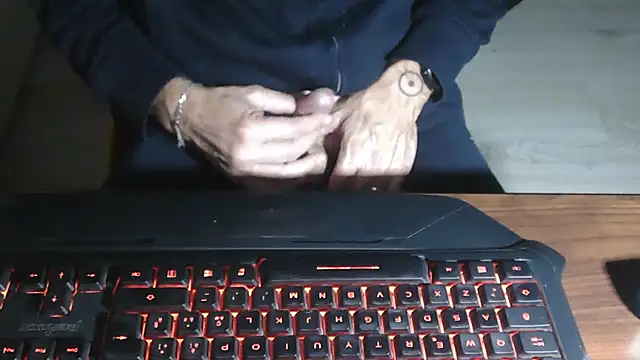 Snapshot of Adri_gard chatting on 15, 11, 2025 Adri gard online show from 15, 11, 2025