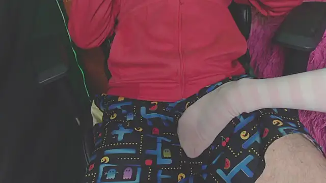 OldManAndGirlishLady online show from 7, 1, 2025