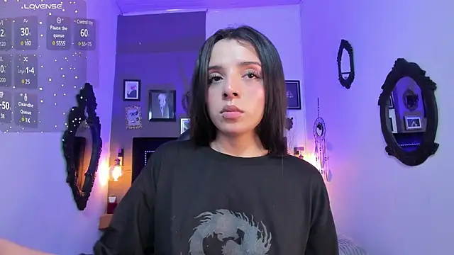 Snapshot of Charlotte__Benett chatting on 16, 3, 2025 Charlotte Benett online show from 16, 3, 2025