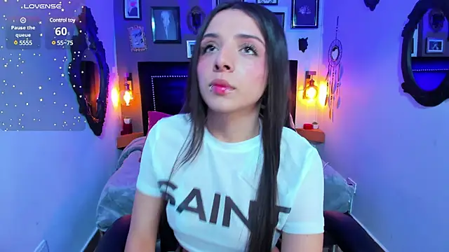 Snapshot of Charlotte__Benett chatting on 23, 3, 2025 Charlotte Benett online show from 23, 3, 2025