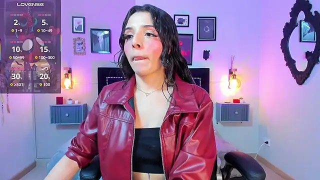 Snapshot of Charlotte__Benett chatting on 3, 11, 2025 Charlotte Benett online show from 3, 11, 2025