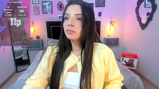 Snapshot of Charlotte__Benett chatting on 24, 6, 2026 Charlotte Benett online show from 24, 6, 2026
