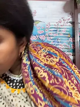 Snapshot of Beauty-queen chatting on 4, 2, 2025 Beauty-queen online show from 4, 2, 2025