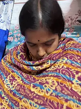 Snapshot of Beauty-queen chatting on 5, 2, 2025 Beauty-queen online show from 5, 2, 2025