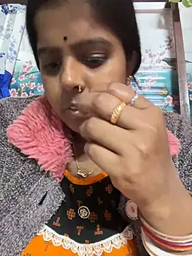 Snapshot of Beauty-queen chatting on 9, 2, 2025 Beauty-queen online show from 9, 2, 2025