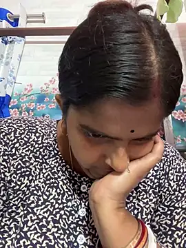 Snapshot of Beauty-queen chatting on 17, 2, 2025 Beauty-queen online show from 17, 2, 2025