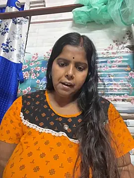 Snapshot of Beauty-queen chatting on 1, 3, 2025 Beauty-queen online show from 1, 3, 2025