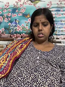 Snapshot of Beauty-queen chatting on 9, 3, 2025 Beauty-queen online show from 9, 3, 2025