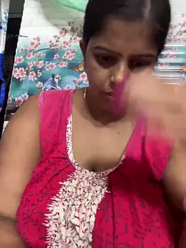 Snapshot of Beauty-queen chatting on 27, 9, 2025 Beauty-queen online show from 27, 9, 2025