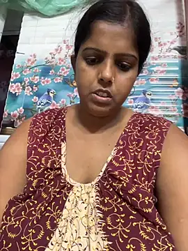 Snapshot of Beauty-queen chatting on 16, 10, 2025 Beauty-queen online show from 16, 10, 2025