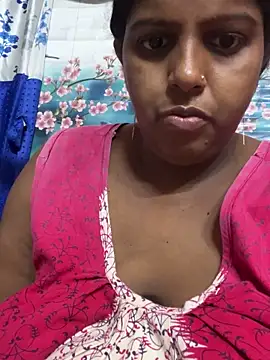 Snapshot of Beauty-queen chatting on 19, 4, 2026 Beauty-queen online show from 19, 4, 2026