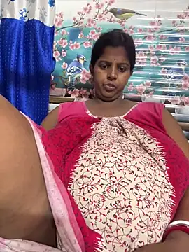 Snapshot of Beauty-queen chatting on 23, 4, 2026 Beauty-queen online show from 23, 4, 2026