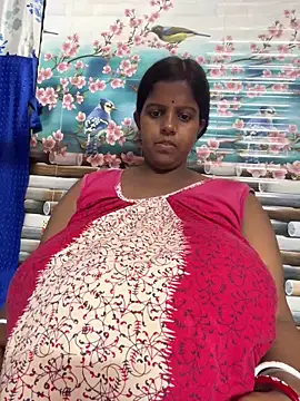Snapshot of Beauty-queen chatting on 24, 4, 2026 Beauty-queen online show from 24, 4, 2026