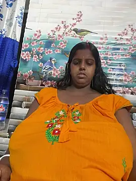 Snapshot of Beauty-queen chatting on 26, 4, 2026 Beauty-queen online show from 26, 4, 2026