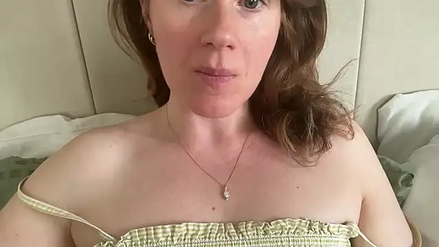 Snapshot of redheadrosie69 chatting on 19, 4, 2026 redheadrosie69 online show from 19, 4, 2026