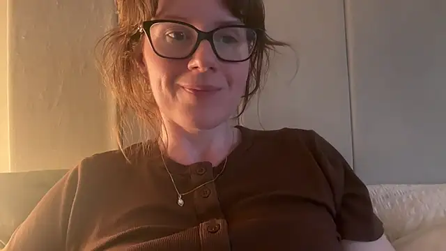 Snapshot of redheadrosie69 chatting on 5, 5, 2026 redheadrosie69 online show from 5, 5, 2026
