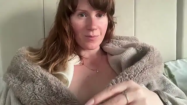 Snapshot of redheadrosie69 chatting on 17, 5, 2026 redheadrosie69 online show from 17, 5, 2026