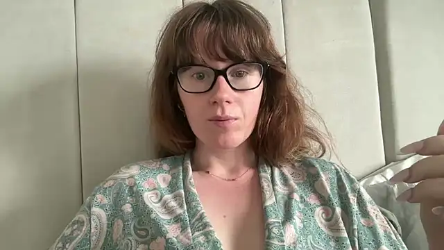 Snapshot of redheadrosie69 chatting on 31, 5, 2026 redheadrosie69 online show from 31, 5, 2026