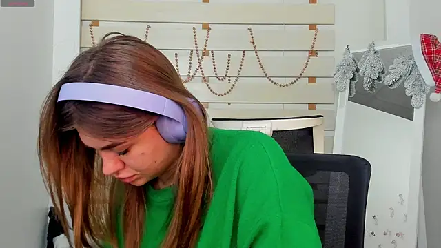 Snapshot of Josephine_Kiss chatting on 20, 12, 2024 Josephine Kiss online show from 20, 12, 2024