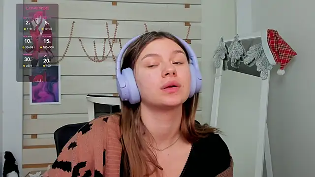 Snapshot of Josephine_Kiss chatting on 8, 1, 2025 Josephine Kiss online show from 8, 1, 2025