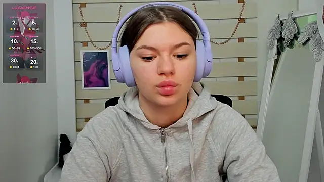 Snapshot of Josephine_Kiss chatting on 12, 1, 2025 Josephine Kiss online show from 12, 1, 2025