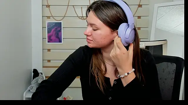 Snapshot of Josephine_Kiss chatting on 22, 1, 2025 Josephine Kiss online show from 22, 1, 2025