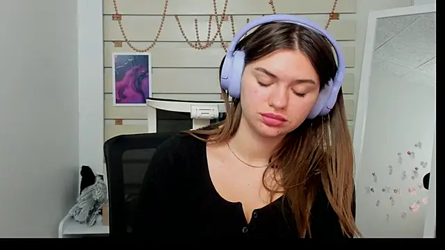 Snapshot of Josephine_Kiss chatting on 23, 1, 2025 Josephine Kiss online show from 23, 1, 2025